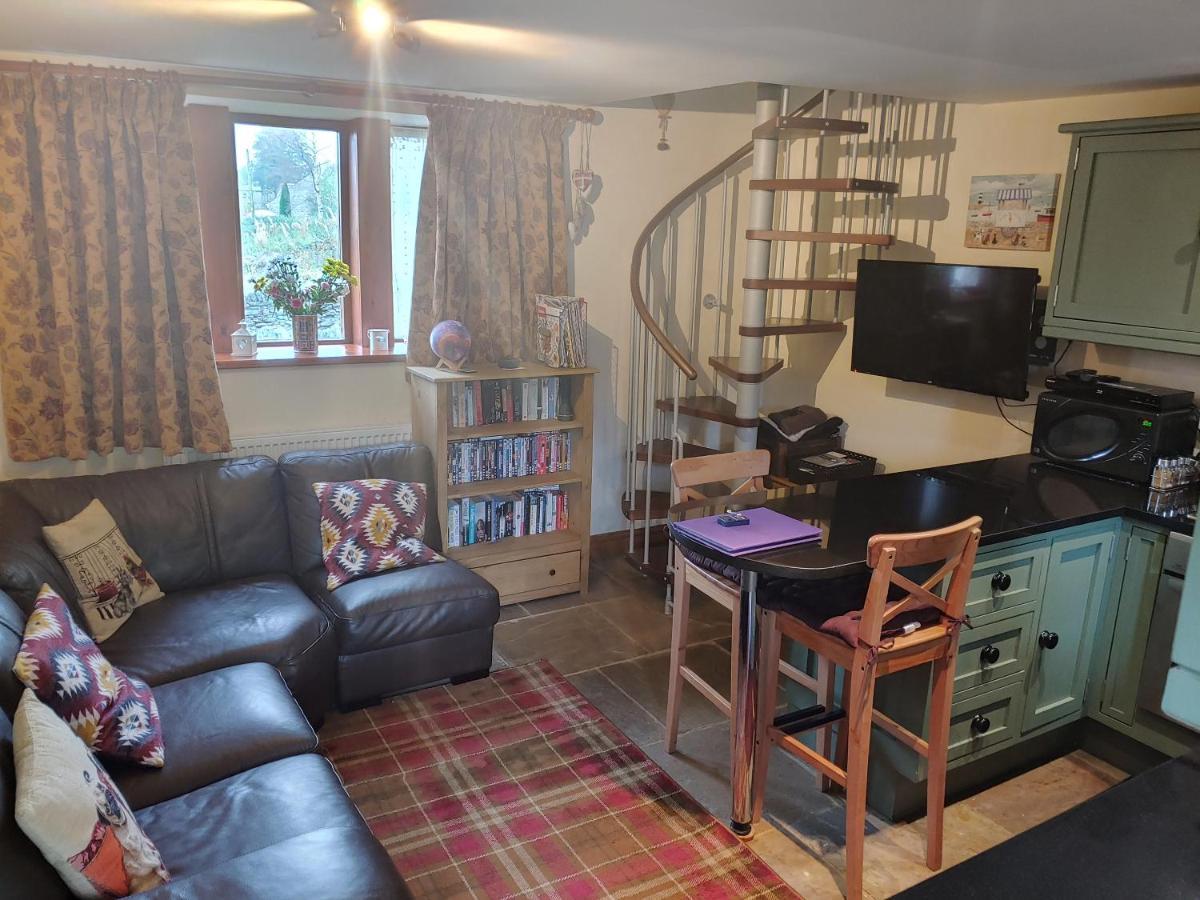 Pellcroft Cottage ホルムファース エクステリア 写真