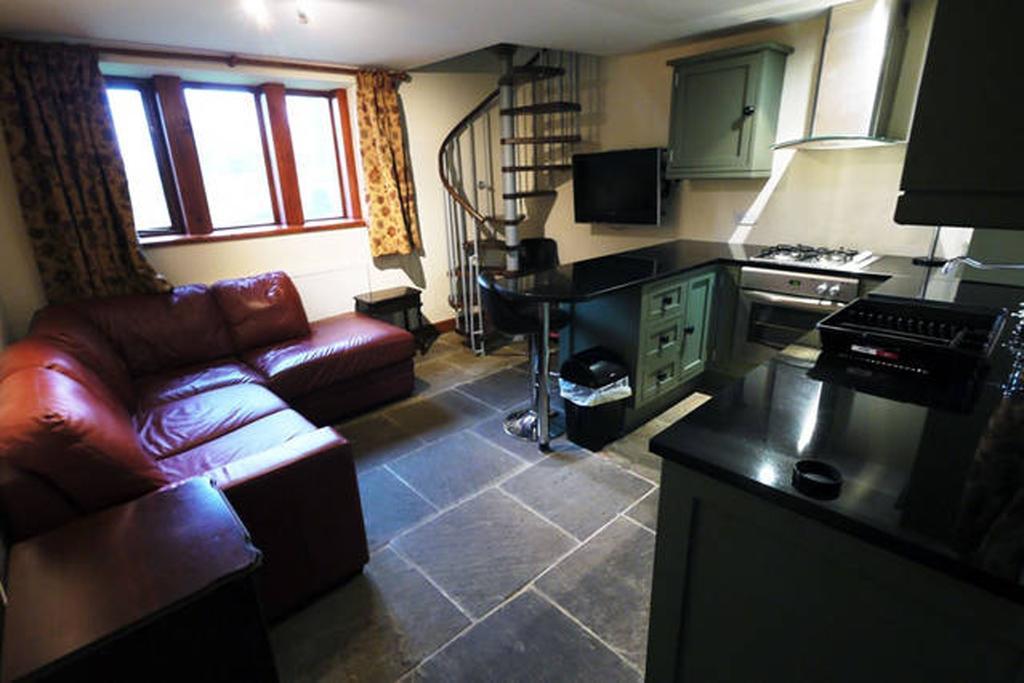 Pellcroft Cottage ホルムファース エクステリア 写真