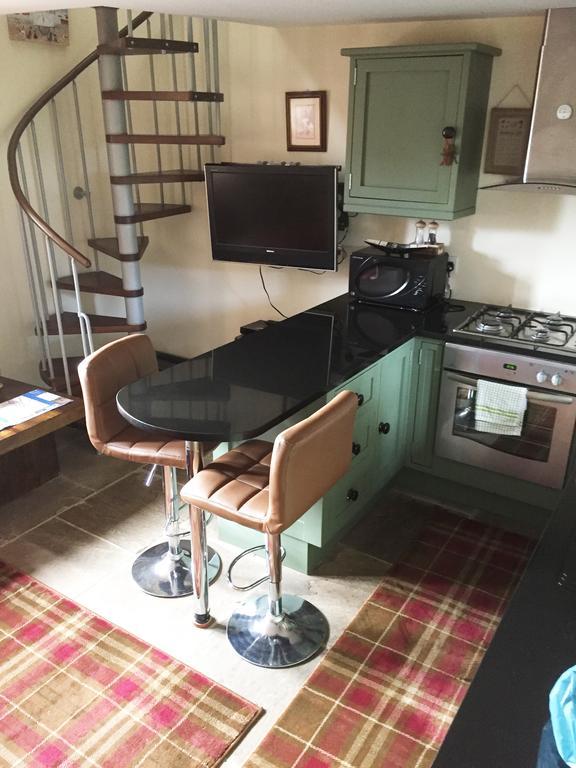 Pellcroft Cottage ホルムファース エクステリア 写真
